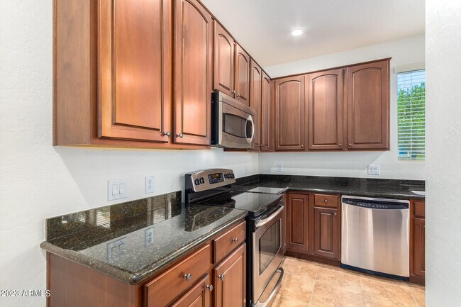 15240 N 142nd Ave-Unit -1101 in Surprise, AZ - Building Photo - Building Photo