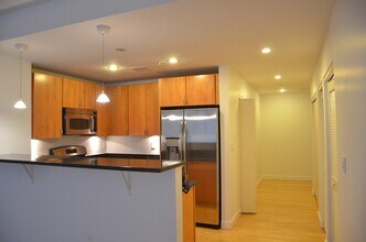 323 Boylston St, Unit 503 in Brookline, MA - Building Photo - Building Photo