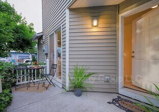 6001 NE 33rd Cir in Vancouver, WA - Building Photo - Building Photo