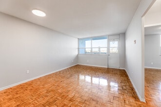 80 St. Clair in Toronto, ON - Building Photo - Interior Photo