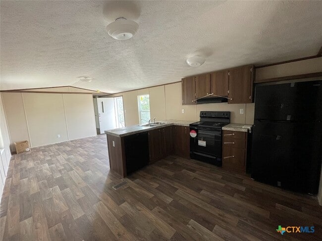 377 Buck Trail in Canyon Lake, TX - Building Photo - Building Photo