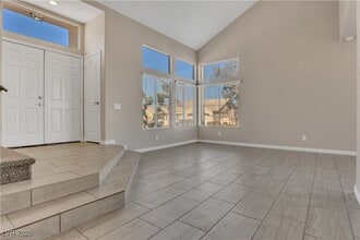 68 Moonrise Way in Henderson, NV - Building Photo - Building Photo