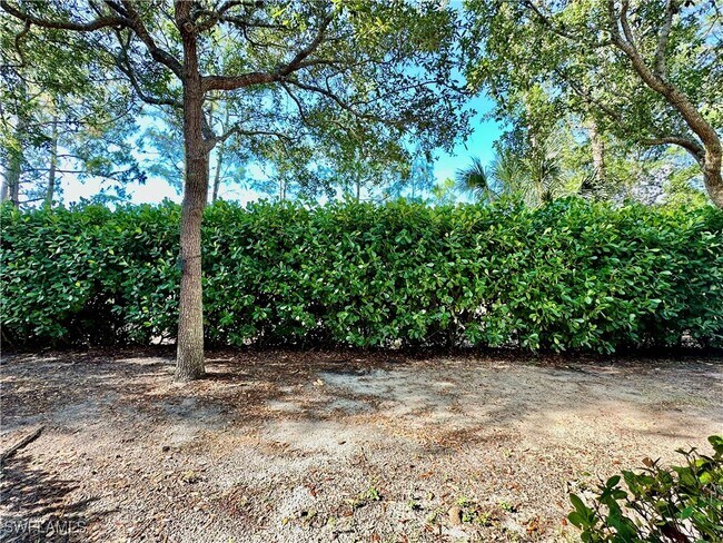 property at 1335 Mariposa Cir