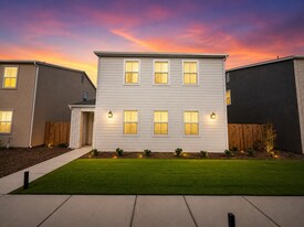 12525 camino glorieta in Bakersfield, CA - Building Photo