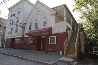 99 Ash St in Lewiston, ME - Foto de edificio - Building Photo