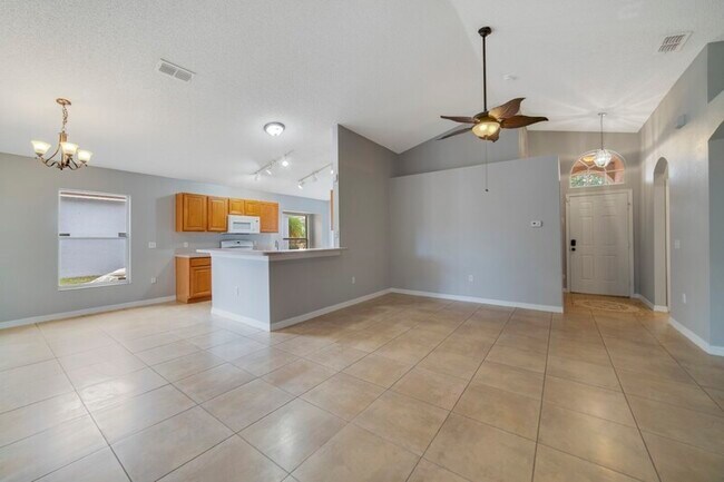 230 Ronaldale Ave in Haines City, FL - Building Photo - Building Photo