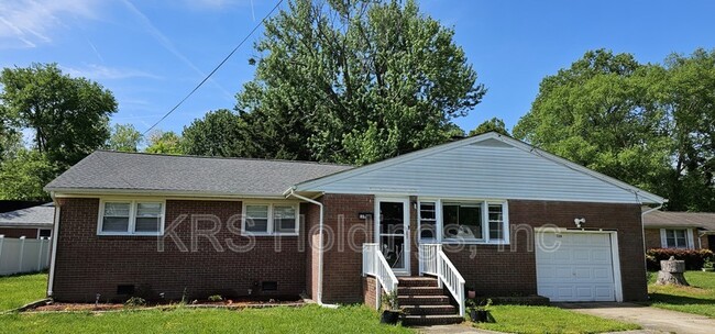 139 Westbrook Dr in Hampton, VA - Building Photo - Building Photo