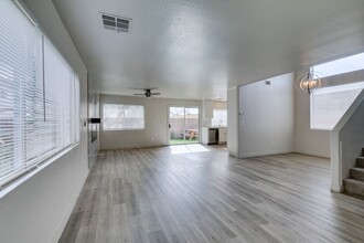 1000 Miradero Ln in Las Vegas, NV - Building Photo - Building Photo