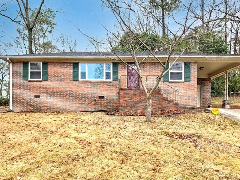 9877 Redcliff Rd in Birmingham, AL - Building Photo