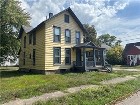 1000 Pratt St in Elmira, NY - Building Photo