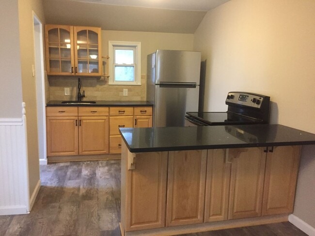 560 Furnace St in Emmaus, PA - Building Photo - Building Photo