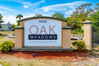 Oak Meadows Apartments in Cocoa, FL - Building Photo - Building Photo