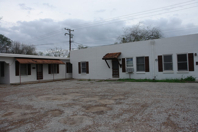 927 King Ave in Kingsville, TX - Foto de edificio - Building Photo