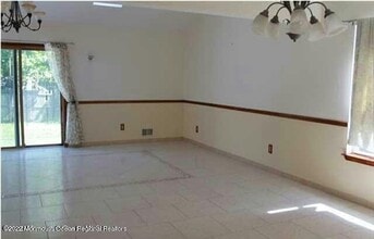 319 Church St in Belford, NJ - Building Photo - Building Photo