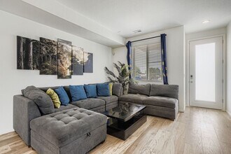 1630 S Tower Rd in Aurora, CO - Building Photo - Building Photo