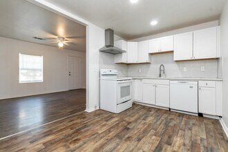 1613 Nix St in Amarillo, TX - Building Photo - Building Photo