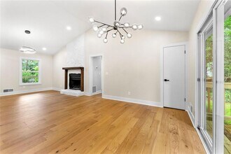 4043 Chedworth Way in Stone Mountain, GA - Building Photo - Building Photo