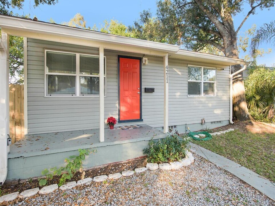 4211 12th Ave S in St. Petersburg, FL - Building Photo