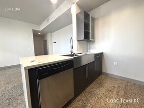 306 E 12th St in Kansas City, MO - Building Photo - Building Photo