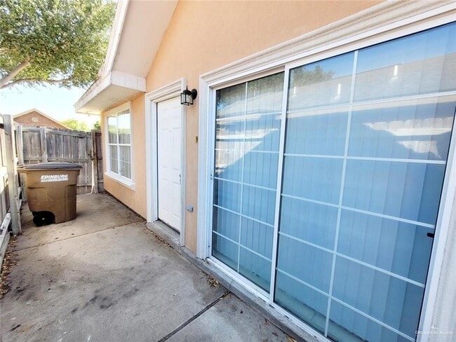 11 Ringold Cir in Edinburg, TX - Building Photo - Building Photo