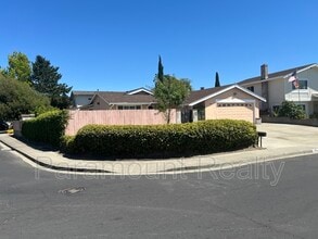 974 Coral Dr in Rodeo, CA - Building Photo - Building Photo