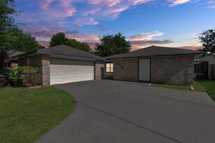 13406 Splintered Oak Dr in Houston, TX - Building Photo