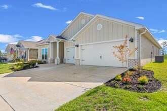 4824 Standing Cypress Dr in Panama City, FL - Building Photo - Building Photo