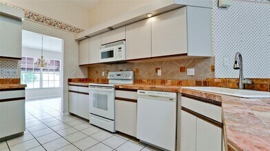407 68th Ave Dr W in Bradenton, FL - Building Photo - Building Photo