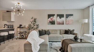 55 SE 6th St, Unit 2500 in Miami, FL - Building Photo - Building Photo