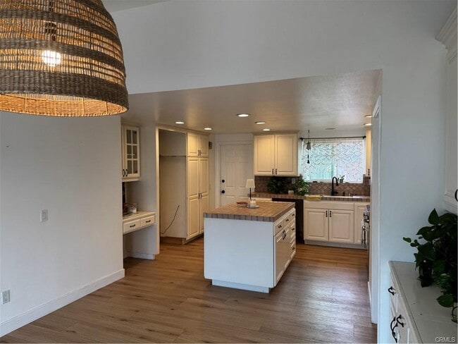 851 St Clair St in Costa Mesa, CA - Building Photo - Building Photo