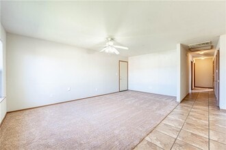 319 E Marietta Ct in Rogers, AR - Building Photo - Building Photo