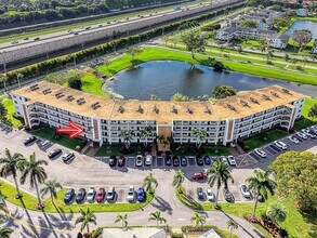 2049 Hythe A in Boca Raton, FL - Building Photo - Building Photo