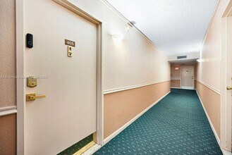 777 S Federal Hwy, Unit RP405 in Pompano Beach, FL - Building Photo - Building Photo