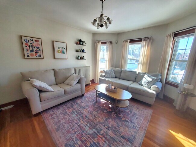 141 Willow St in Boston, MA - Foto de edificio - Building Photo