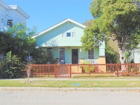 3420 Avenue R in Galveston, TX - Building Photo