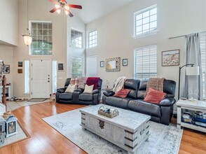7901 Southwest Pkwy in Austin, TX - Building Photo - Building Photo