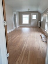 5802 20th Ave, Unit Upper in Kenosha, WI - Foto de edificio - Building Photo