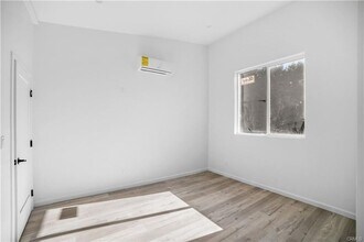 20536 Enadia Way in Los Angeles, CA - Building Photo - Building Photo