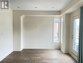 95 William F. Bell Pkwy in Richmond Hill, ON - Building Photo - Building Photo