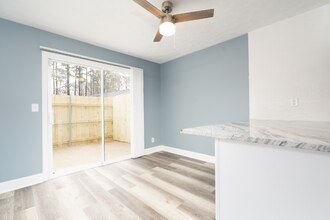 7560 Taylor Rd in Riverdale, GA - Building Photo - Building Photo