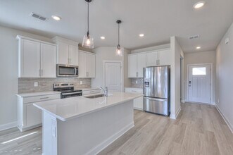 121 Fernbank Ln in Clarksville, TN - Building Photo - Building Photo