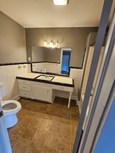 211 W Rasch Rd in Florence, AL - Building Photo - Building Photo