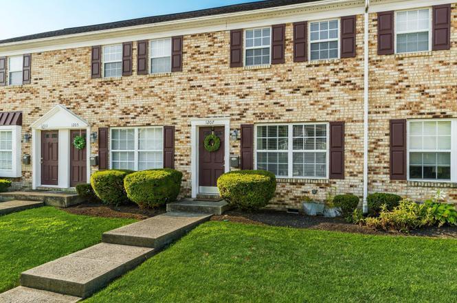 1207 Weybridge Rd in Columbus, OH - Foto de edificio