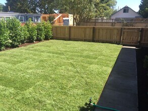 7641 SE Alder St in Portland, OR - Building Photo - Building Photo