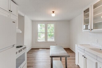 417 Paschal St in San Antonio, TX - Building Photo - Building Photo