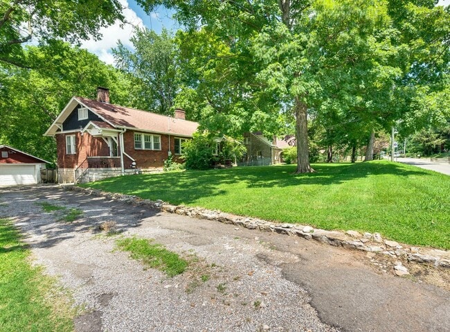 property at 1243 McGavock Pk
