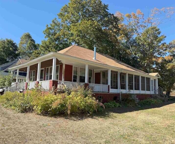 1316 US-302 in Bartlett, NH - Foto de edificio