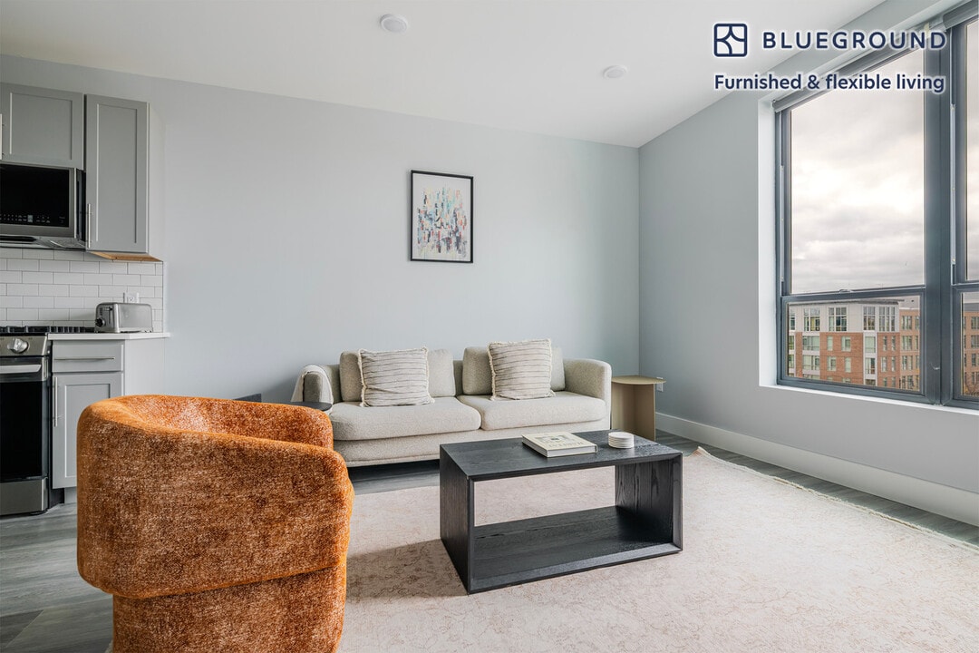 365 Western Ave in Boston, MA - Building Photo