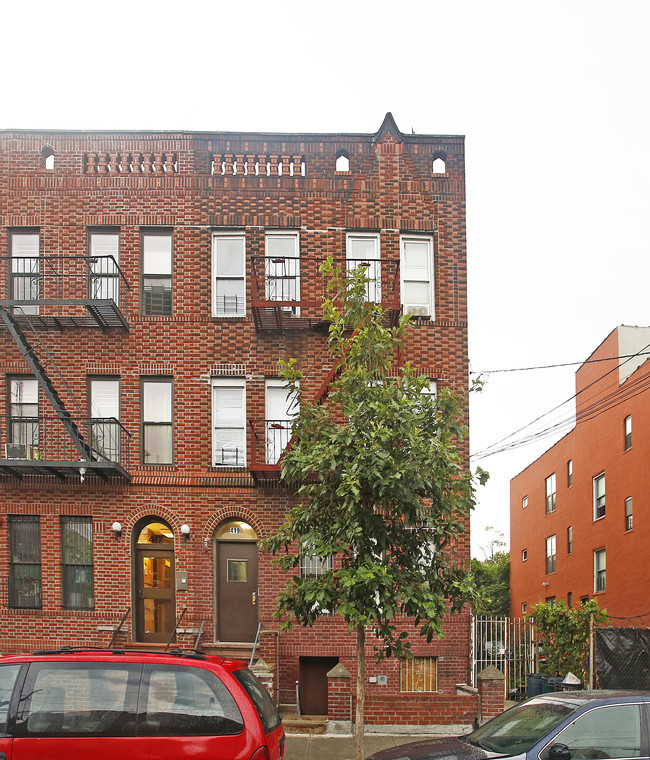 419 Montauk Ave in Brooklyn, NY - Building Photo - Building Photo