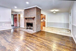 17 Autumn E in Williamsburg, VA - Foto de edificio - Building Photo